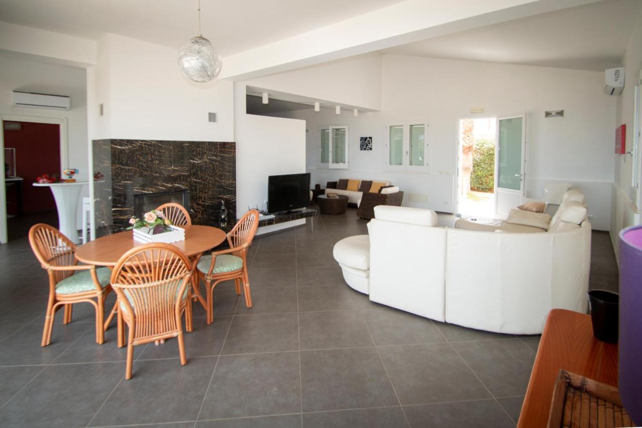 Villa Afrodite | Luxury Villa And Pool 쿠스토나치 외부 사진