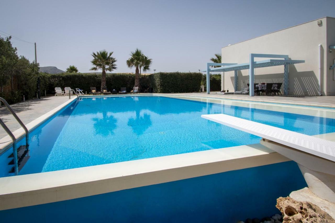 Villa Afrodite | Luxury Villa And Pool 쿠스토나치 외부 사진